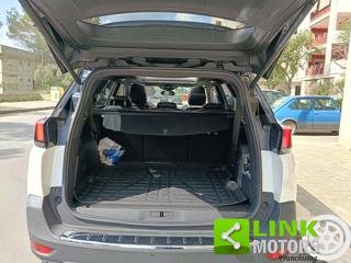 PEUGEOT 5008 usata, con Park Distance Control