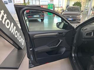 VOLKSWAGEN T-Roc usata, con Autoradio