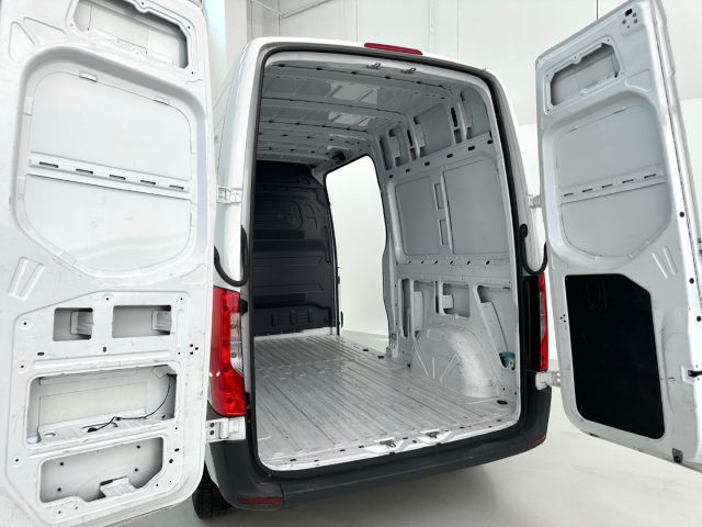 MERCEDES-BENZ Sprinter usata, con Touch screen