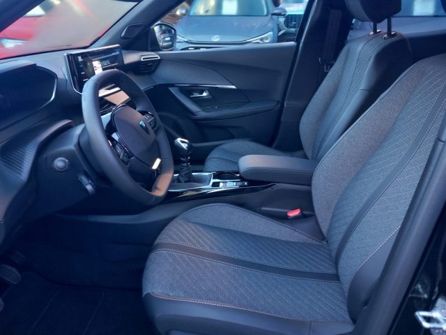PEUGEOT 2008 usata, con Fari LED