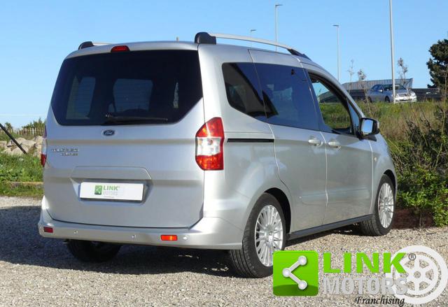FORD Tourneo Courier usata, con Autoradio