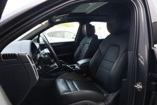 PORSCHE Cayenne usata, con Autoradio