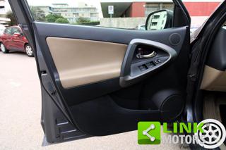 TOYOTA RAV 4 MY23 usata, con Alzacristalli elettrici