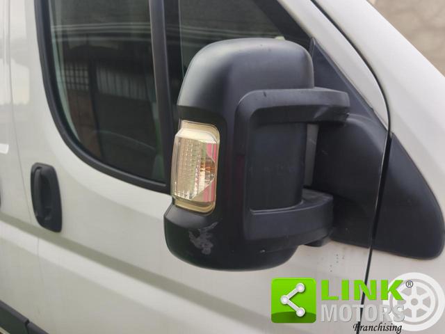 PEUGEOT Boxer usata, con Touch screen