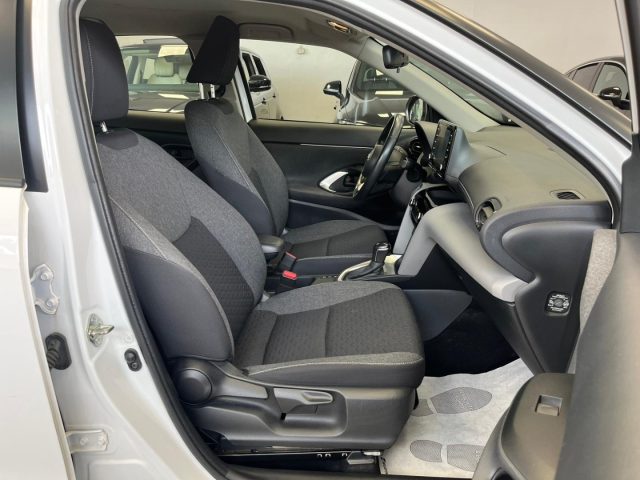 TOYOTA Yaris Cross usata, con Controllo automatico clima