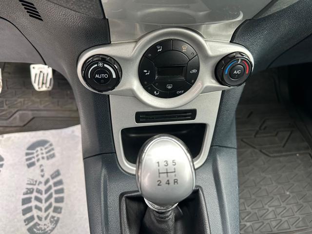 FORD Fiesta usata, con USB