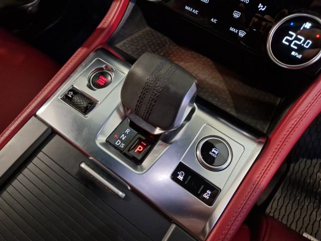 JAGUAR F-Pace usata, con Regolazione elettrica sedili