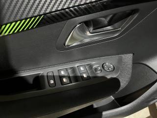 PEUGEOT 208 usata, con Volante in pelle