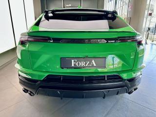 LAMBORGHINI Urus usata, con Autoradio