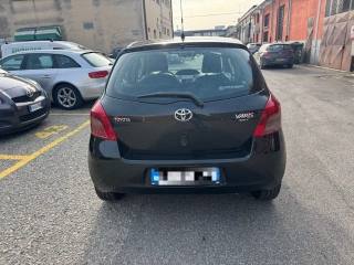 TOYOTA Yaris usata, con Autoradio