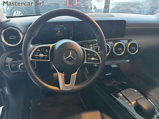 MERCEDES-BENZ CLA 200 usata, con Chiusura centralizzata