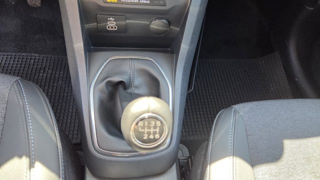 FORD Tourneo Courier usata, con Volante in pelle
