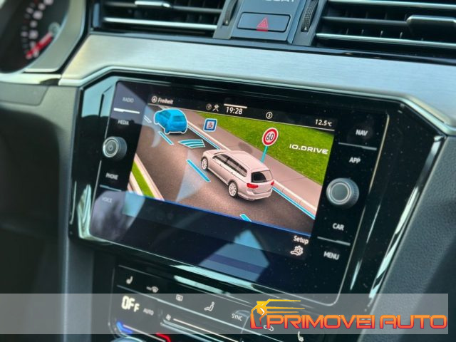 VOLKSWAGEN Passat Variant usata, con Airbag laterali