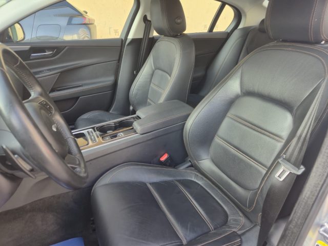 JAGUAR XE usata, con Chiusura centralizzata