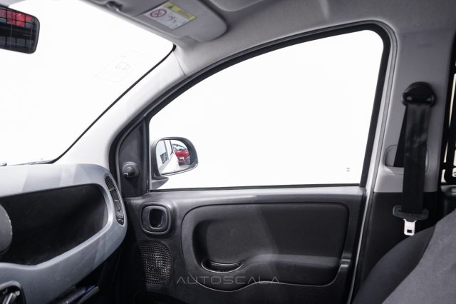 FIAT New Panda usata 13
