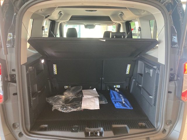 FORD Tourneo Courier usata, con Volante multifunzione