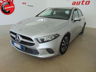 MERCEDES-BENZ A 180 d Automatic Business
