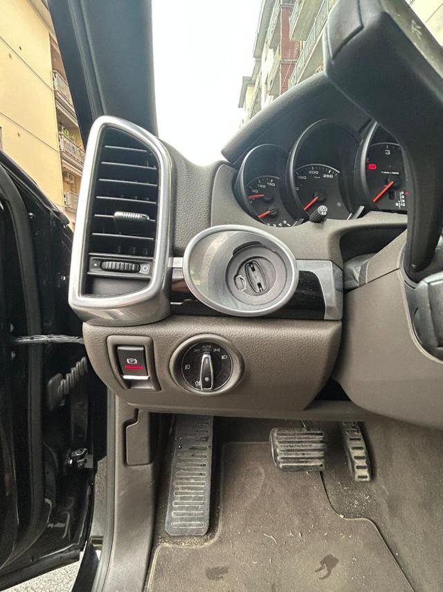 PORSCHE Cayenne usata, con Volante multifunzione