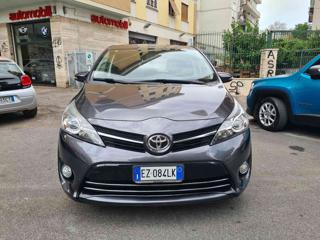 TOYOTA Verso usata, con Airbag