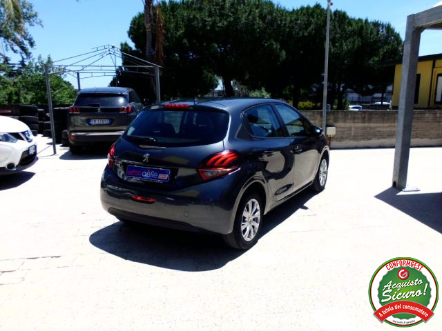 PEUGEOT 208 usata, con Boardcomputer