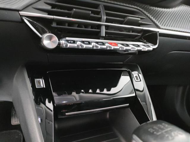 PEUGEOT 2008 usata, con Controllo automatico clima