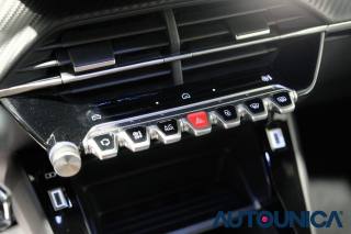PEUGEOT 2008 usata, con Isofix