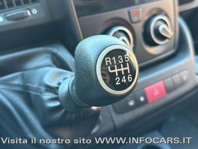 PEUGEOT Boxer usata, con USB