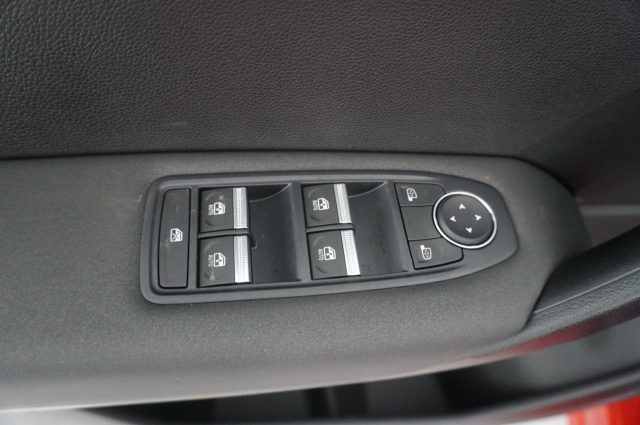 RENAULT Captur usata, con Fari LED