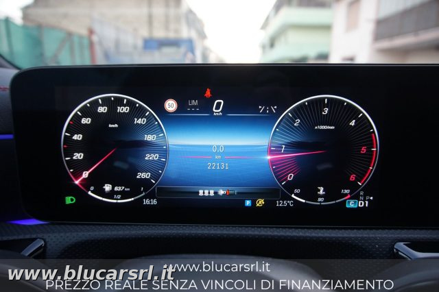 MERCEDES-BENZ CLA 220 usata, con Sedile posteriore sdoppiato