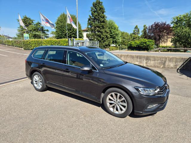 VOLKSWAGEN Passat Variant usata, con Autoradio