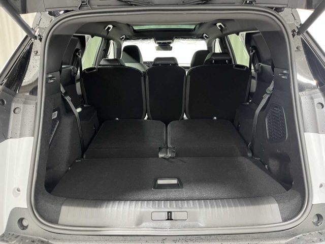 PEUGEOT 5008 usata, con Fari LED