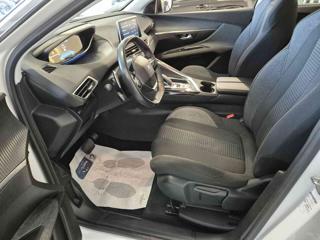 PEUGEOT 5008 usata, con Autoradio digitale