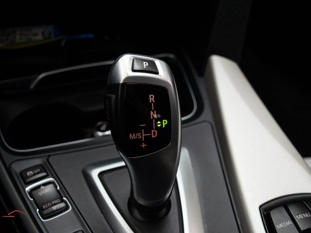 BMW 320 usata, con Luci diurne