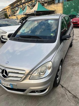 MERCEDES-BENZ B 180 usata, con Airbag