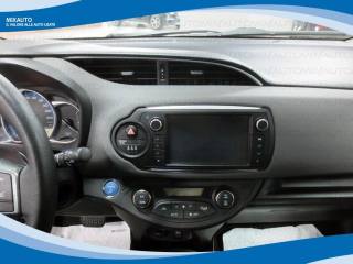 TOYOTA Yaris usata, con Autoradio