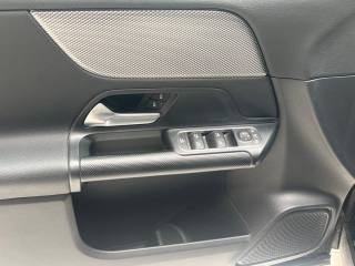 MERCEDES-BENZ GLA 180 usata, con Touch screen