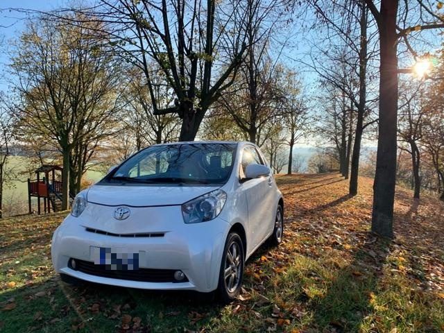 TOYOTA iQ usata, con Alzacristalli elettrici