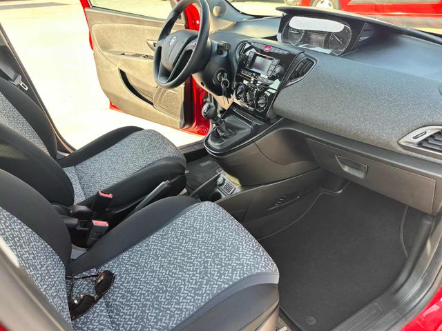 LANCIA Ypsilon usata, con Luci diurne