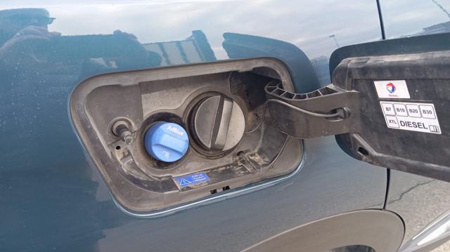 PEUGEOT 3008 usata, con Sedile posteriore sdoppiato