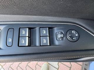 PEUGEOT 3008 usata, con Volante multifunzione