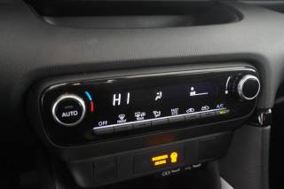 TOYOTA Yaris usata 8