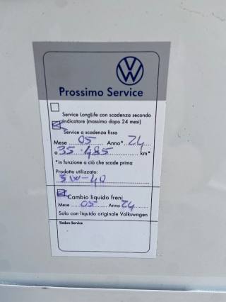 VOLKSWAGEN up! usata, con Sensori di parcheggio posteriori