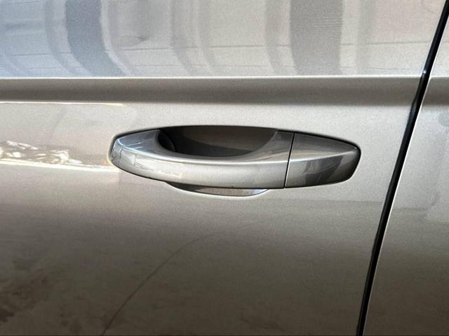 SKODA Karoq usata, con Sensori di parcheggio anteriori