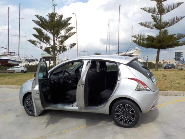 LANCIA Ypsilon usata, con Sedile posteriore sdoppiato