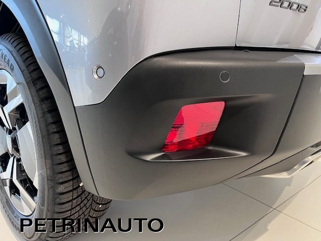 PEUGEOT 2008 usata, con Sensori di parcheggio posteriori
