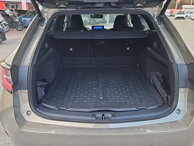 TOYOTA Corolla usata, con Cerchi in lega