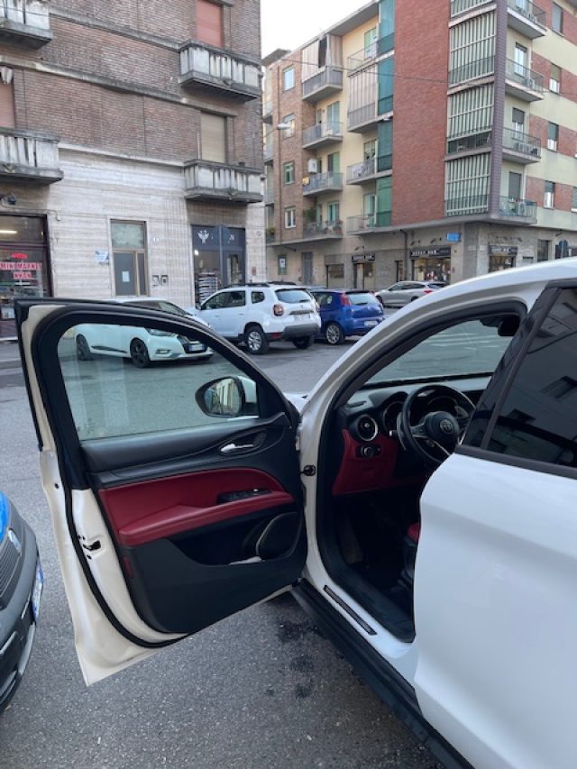 ALFA ROMEO Stelvio usata, con Controllo automatico clima