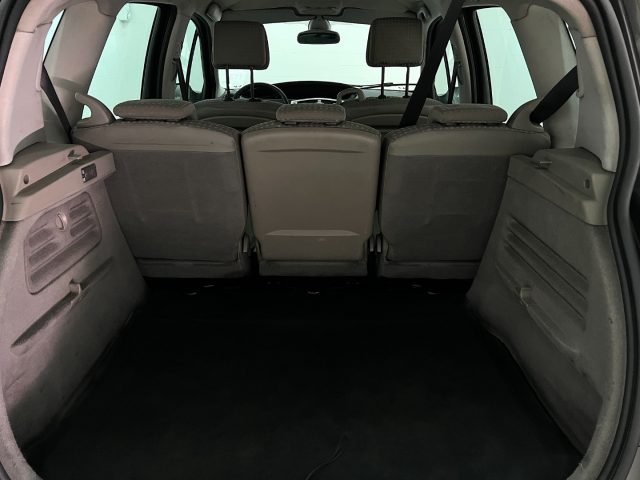 RENAULT Scenic usata, con Controllo automatico clima