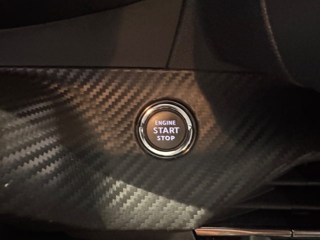 PEUGEOT 208 usata, con Volante in pelle