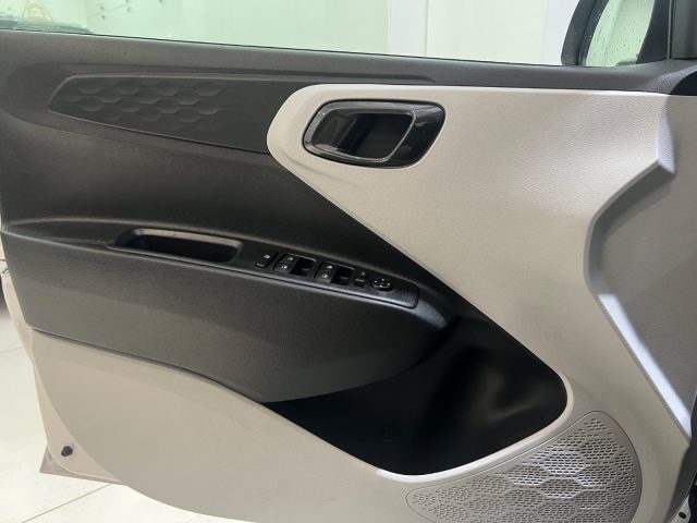 HYUNDAI i10 usata, con Controllo elettronico della corsia